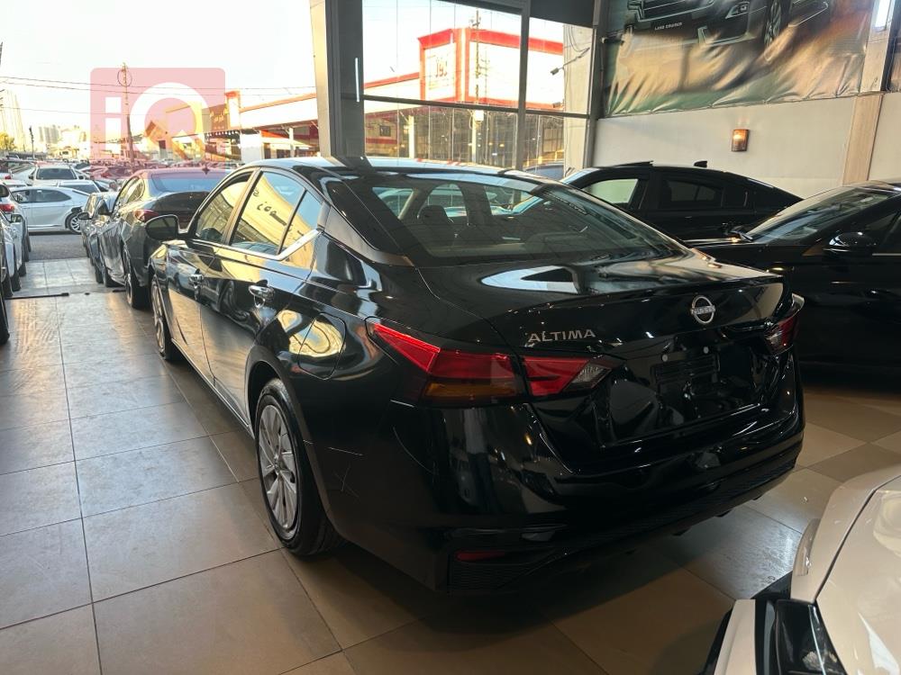 نیسان ئەلتیما